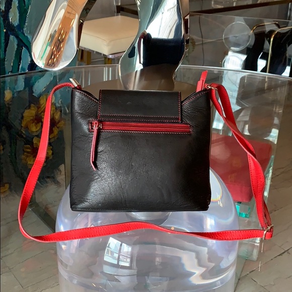 Blk Leather Crossbody Bag by Borgo Degli Etruschi - Picture 3 of 8